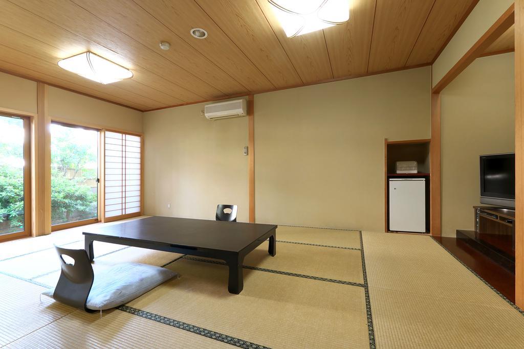 Yuraku Hotel Awara Стая снимка